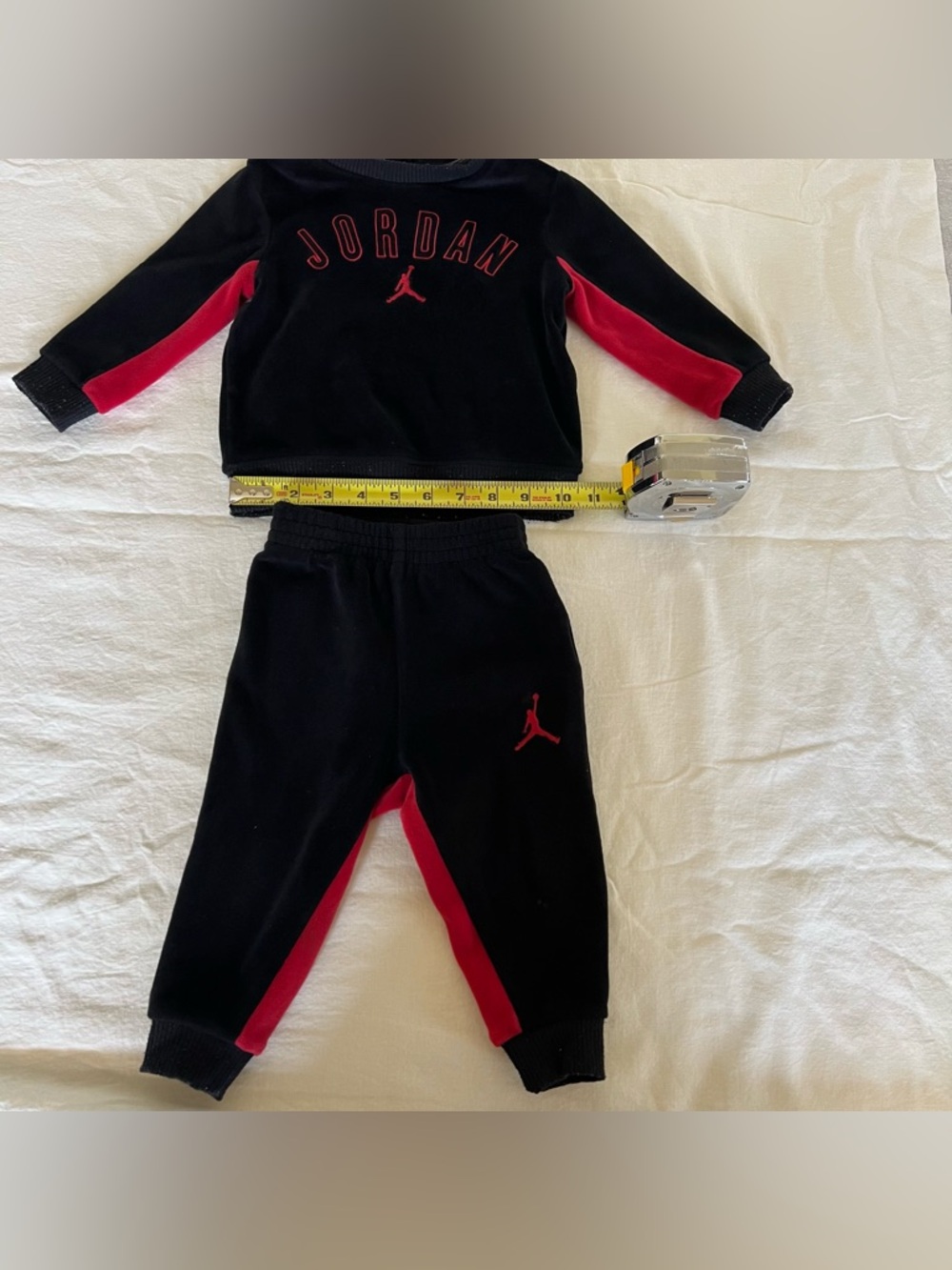 Jordan Kids Black & Red Pullover and Jogger Set Size 12 Months
